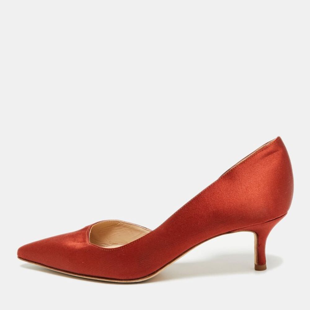 Manolo Blahnik Bb Size 35.5 Gold Satin D'orsay Pumps